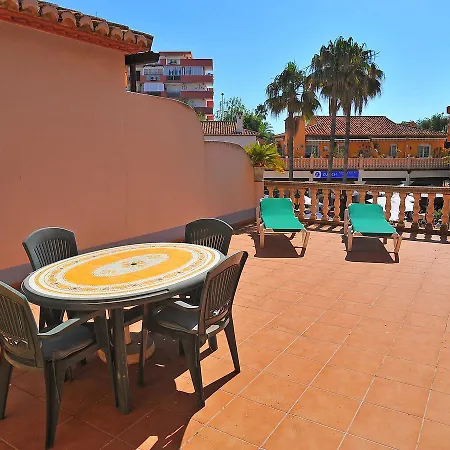 La Plaza Apartment *